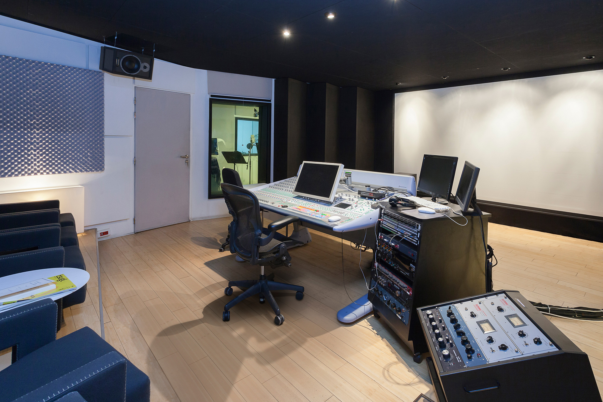 Kouz listening space